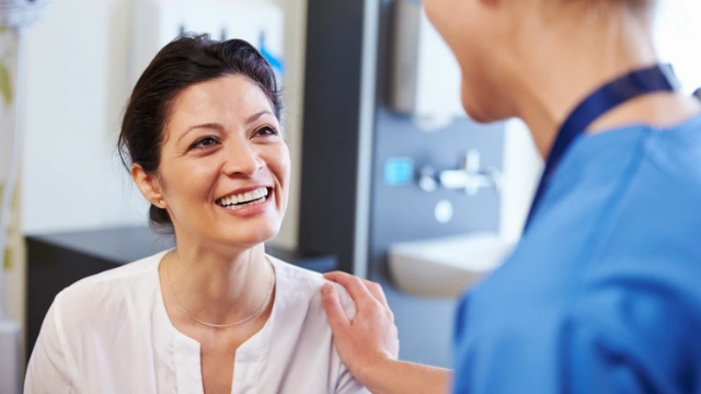 Descubre qué es el coaseguro, cómo se calcula y cómo afecta tu seguro médico. Aprende a elegir la mejor cobertura con Donna.